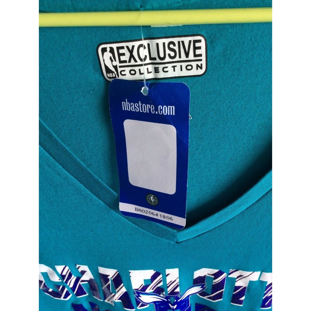 NWT, Charlotte Hornets NBA, Womens Shirt, Size XL, Majestic Brand - Picture 4 of 6